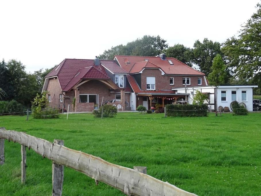 Charmante Ferienwohnung In Idyllischer Lage Jever Εξωτερικό φωτογραφία